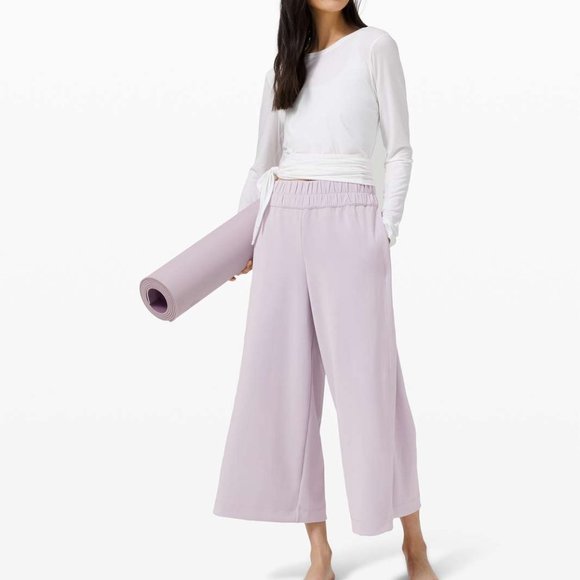 lululemon athletica Pants - Lululemon SEEK SOFTNESS MID RISE CROP